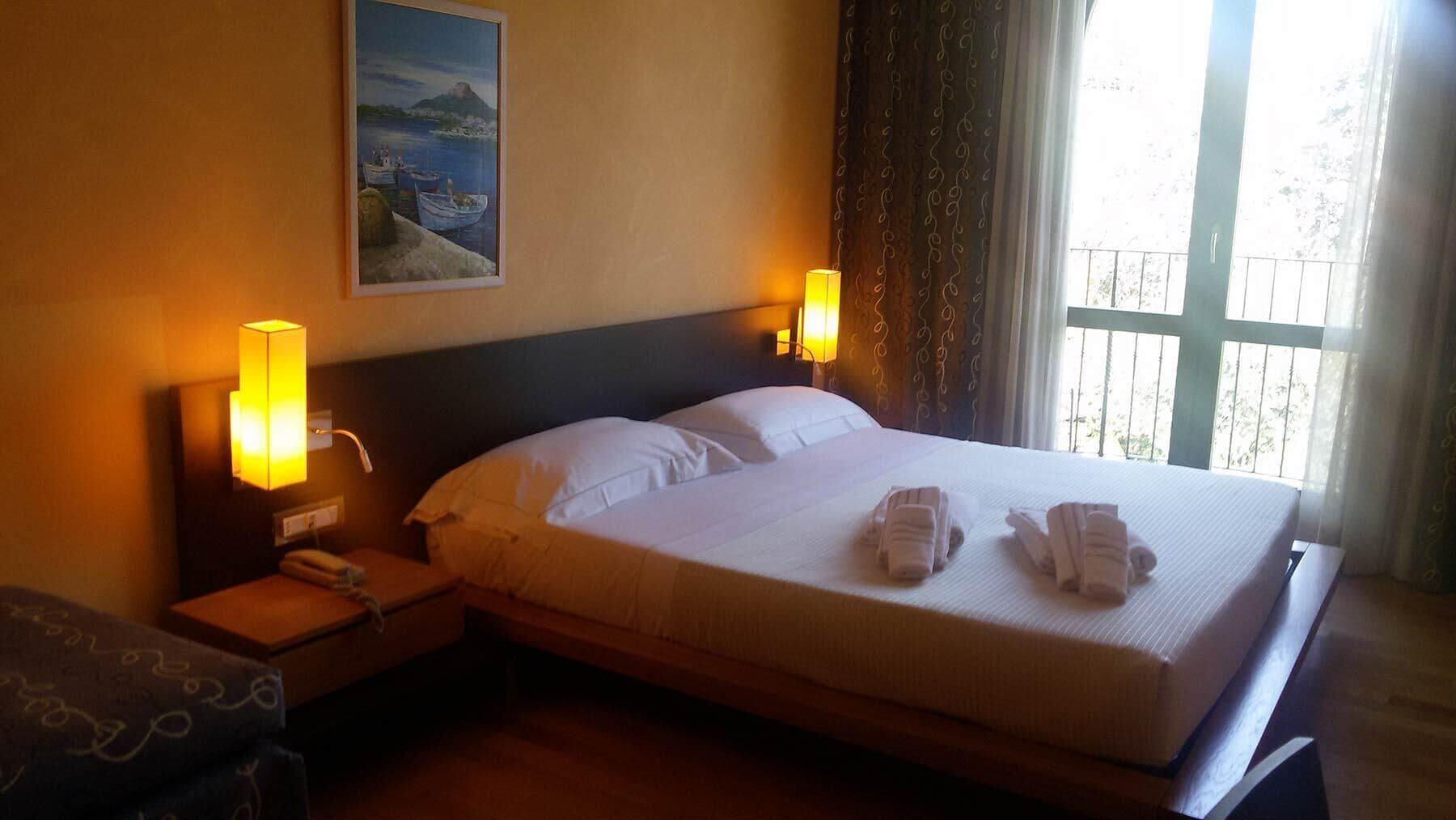 Ahg Donna Silvia Wellness Hotel Manerba del Garda Exterior photo