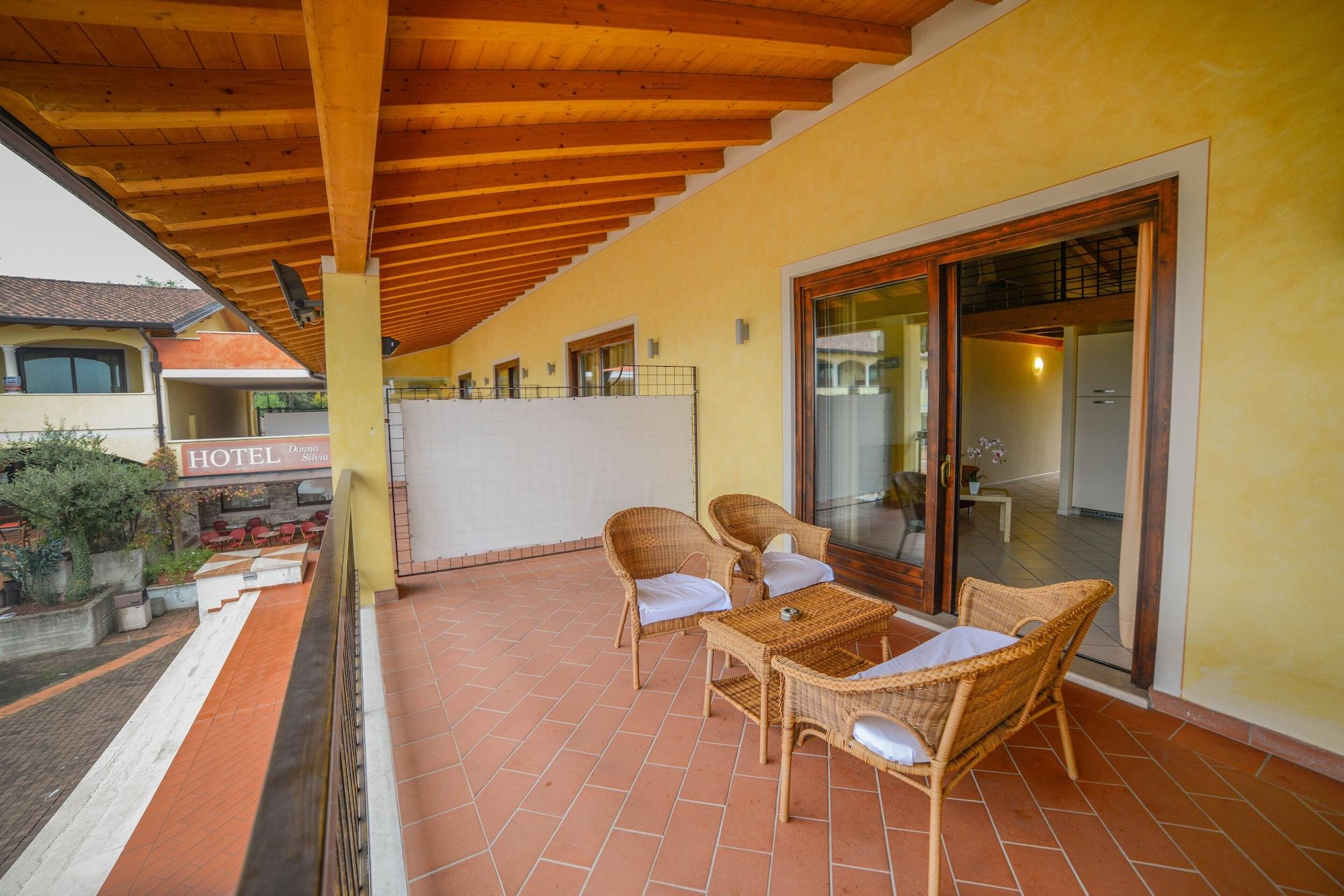 Ahg Donna Silvia Wellness Hotel Manerba del Garda Exterior photo