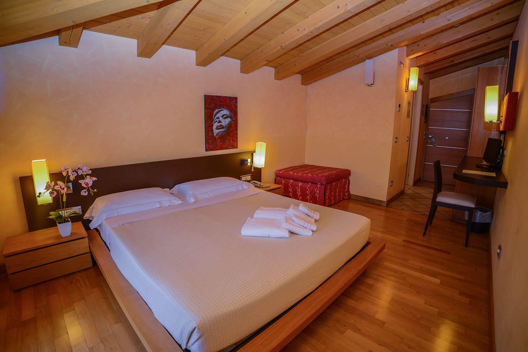 Ahg Donna Silvia Wellness Hotel Manerba del Garda Exterior photo